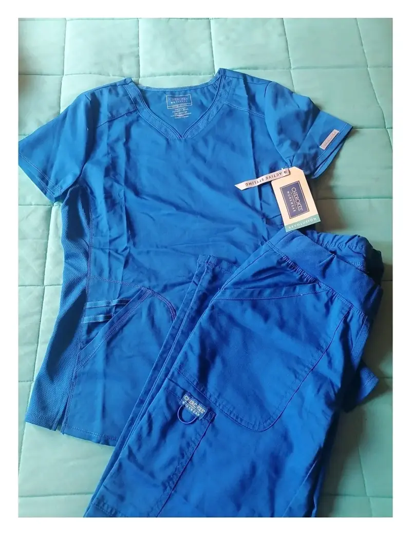 Conjunto médico azul Cherokee