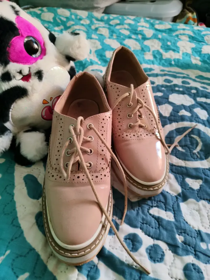 Zapatos rosados con cordones - 1