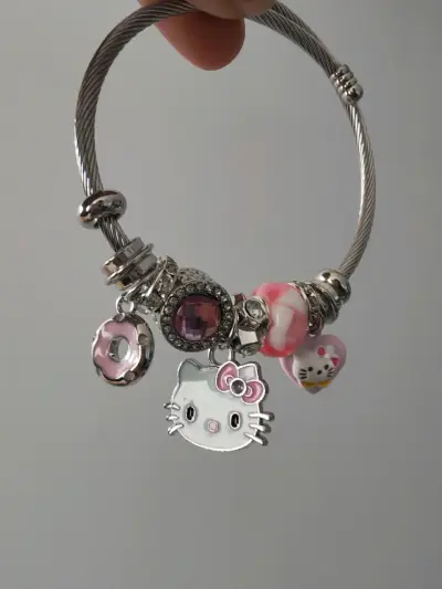 Pulsera Hello Kitty con dijes - miniatura 2