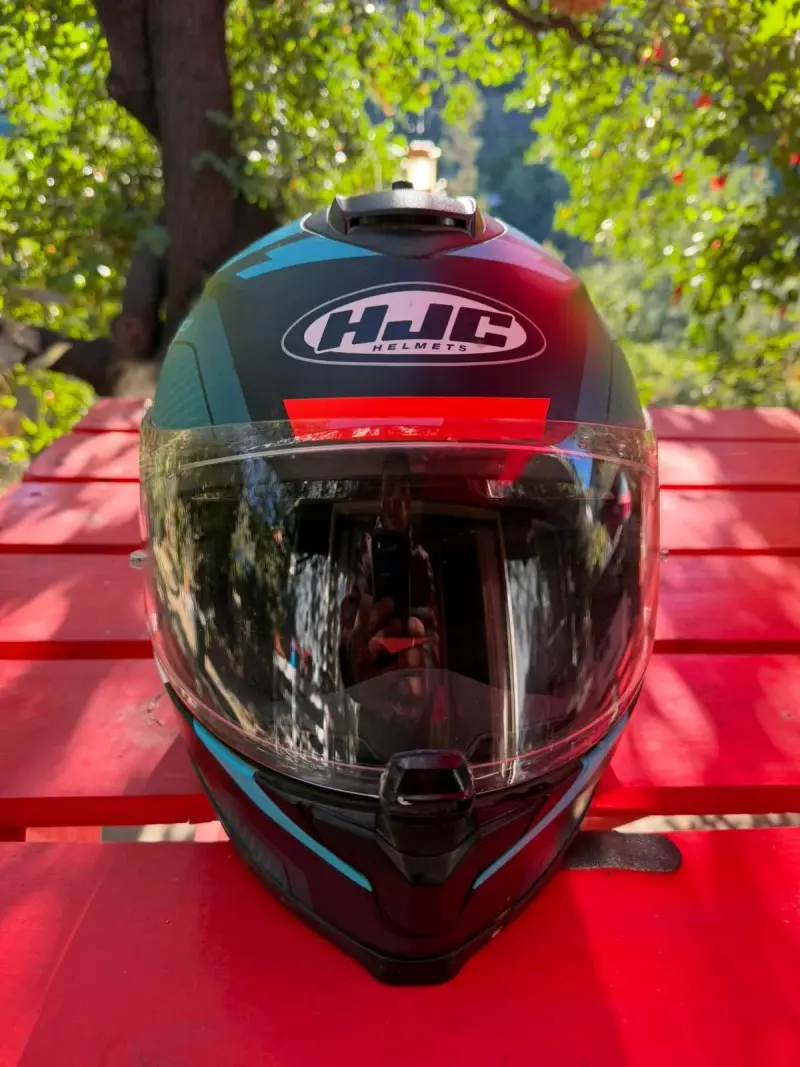 Casco HJC negro y azul