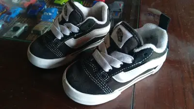 Zapatillas y botitas - miniatura 1