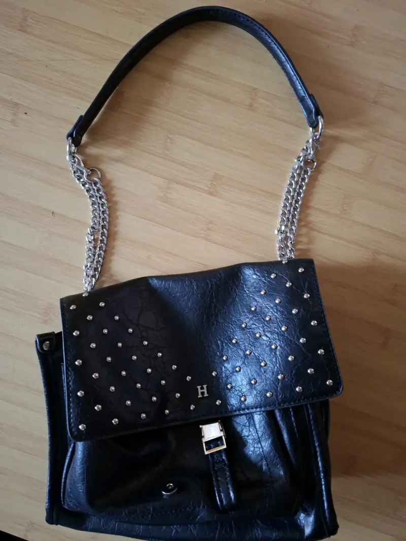 Cartera negra con tachas - 1