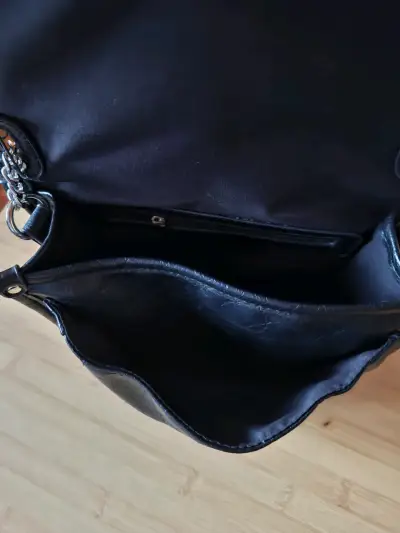 Cartera negra con tachas - miniatura 3
