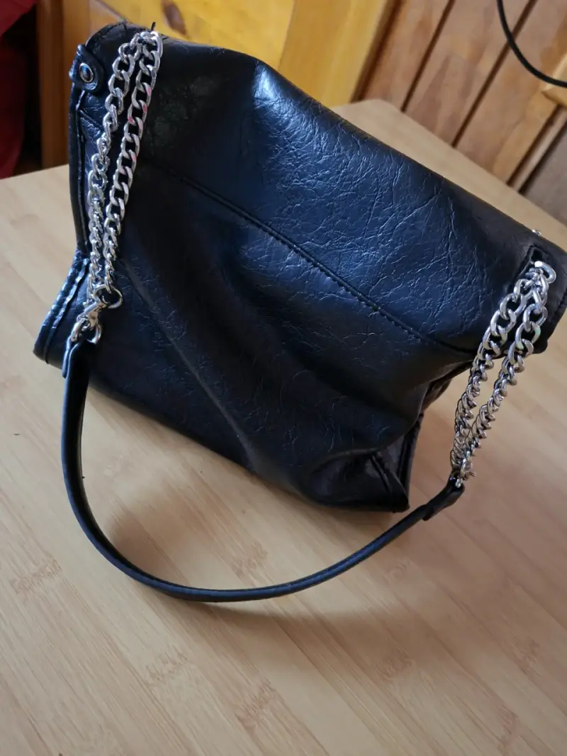 Cartera negra con tachas - 4