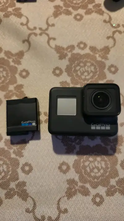 Cámara GoPro 7 Black con batería extra - miniatura 1