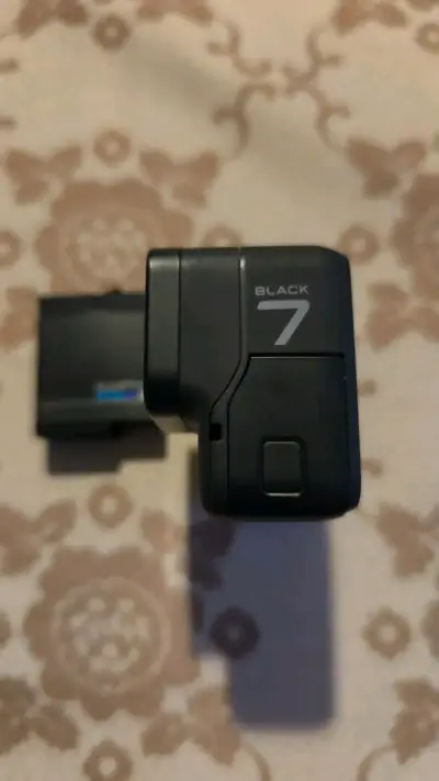 Cámara GoPro 7 Black con batería extra - miniatura 2