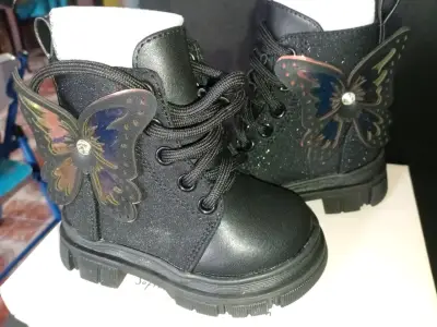 Botines negros con mariposa - miniatura 5