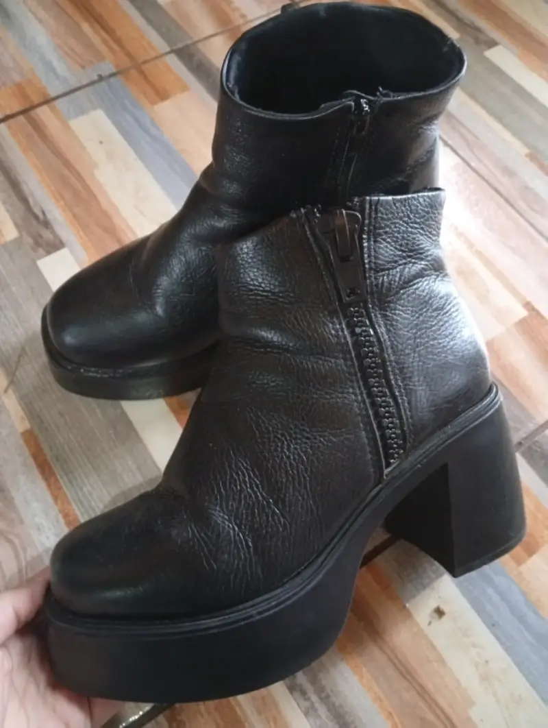 Botines negros con plataforma - 2