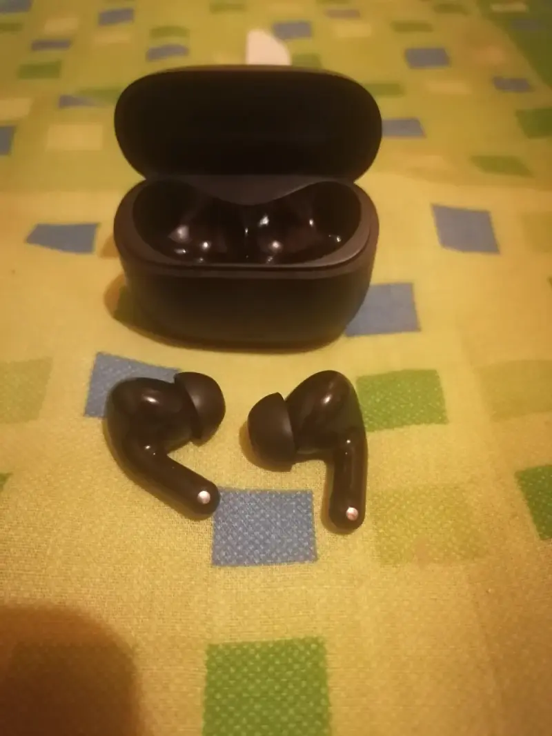 Audífonos inalámbricos negros