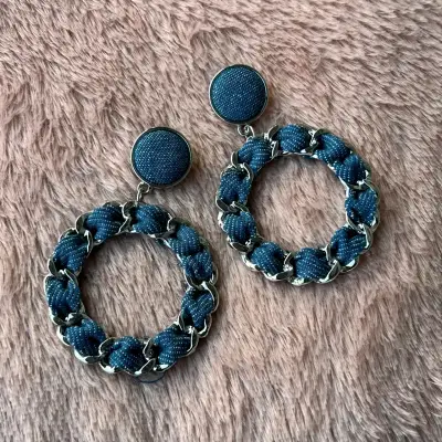 Aros con flores azules y cristales - miniatura 2