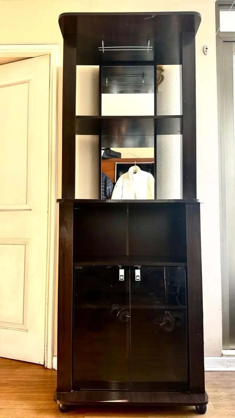 Mueble con espejo color negro - 1