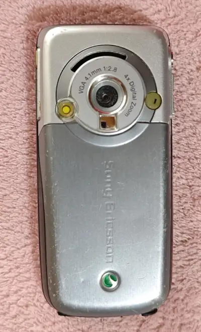 Teléfono Sony Ericsson K700i vintage - miniatura 3
