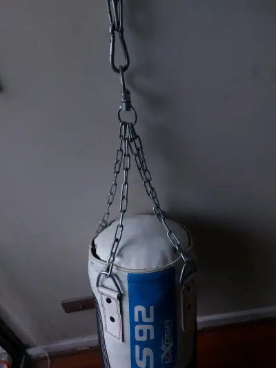 Saco de boxeo con cadenas - miniatura 2