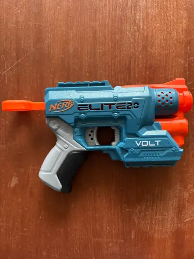Set de pistolas Nerf coloridas - miniatura 3
