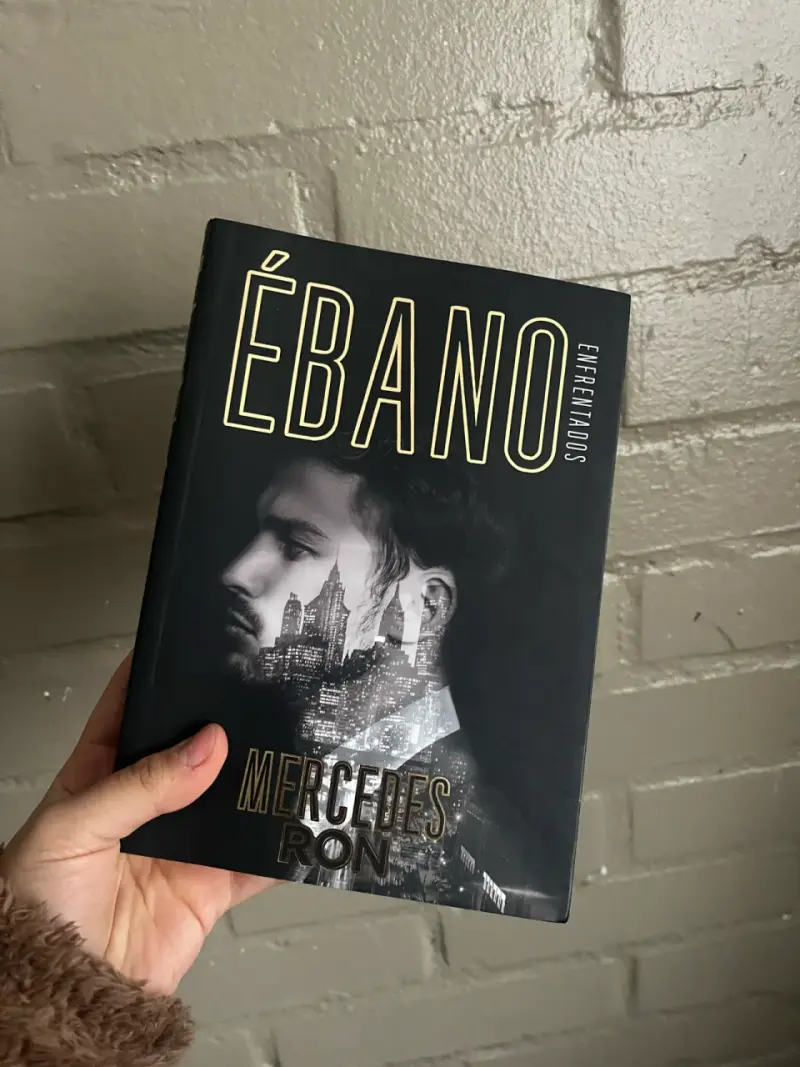 Libro Ébano de Mercedes Ron