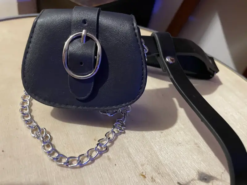 Mini cartera muslera negra con cadena - 1