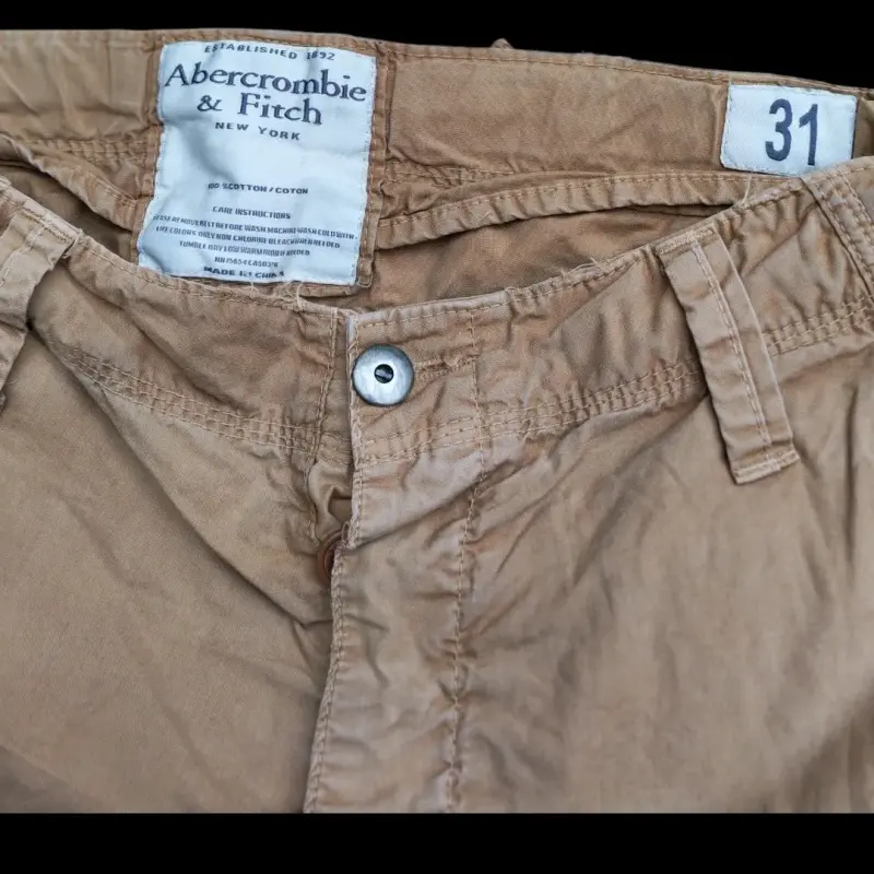 Bermudas cargo beige para hombre - 3