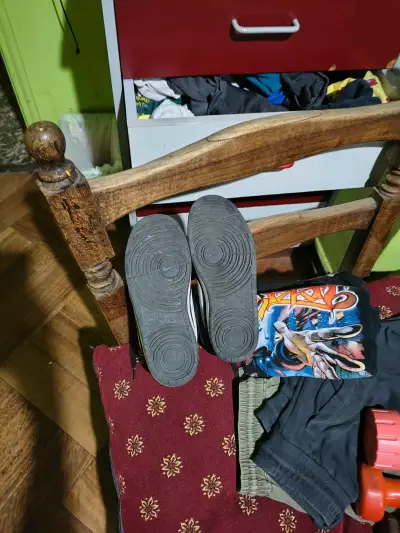 Zapatillas negras con cordones - miniatura 6