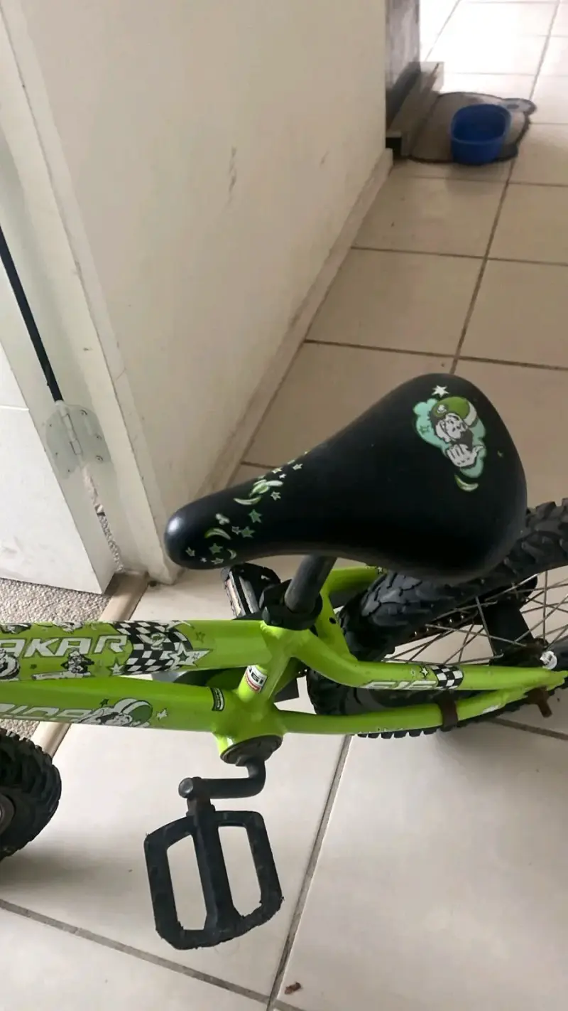 Bicicleta infantil verde - 3