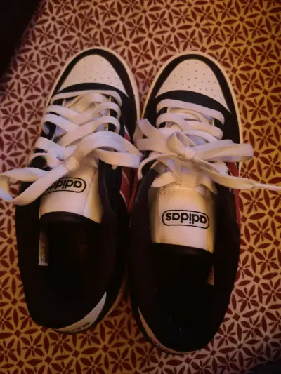 Zapatillas Adidas clásicas blancas - miniatura 2