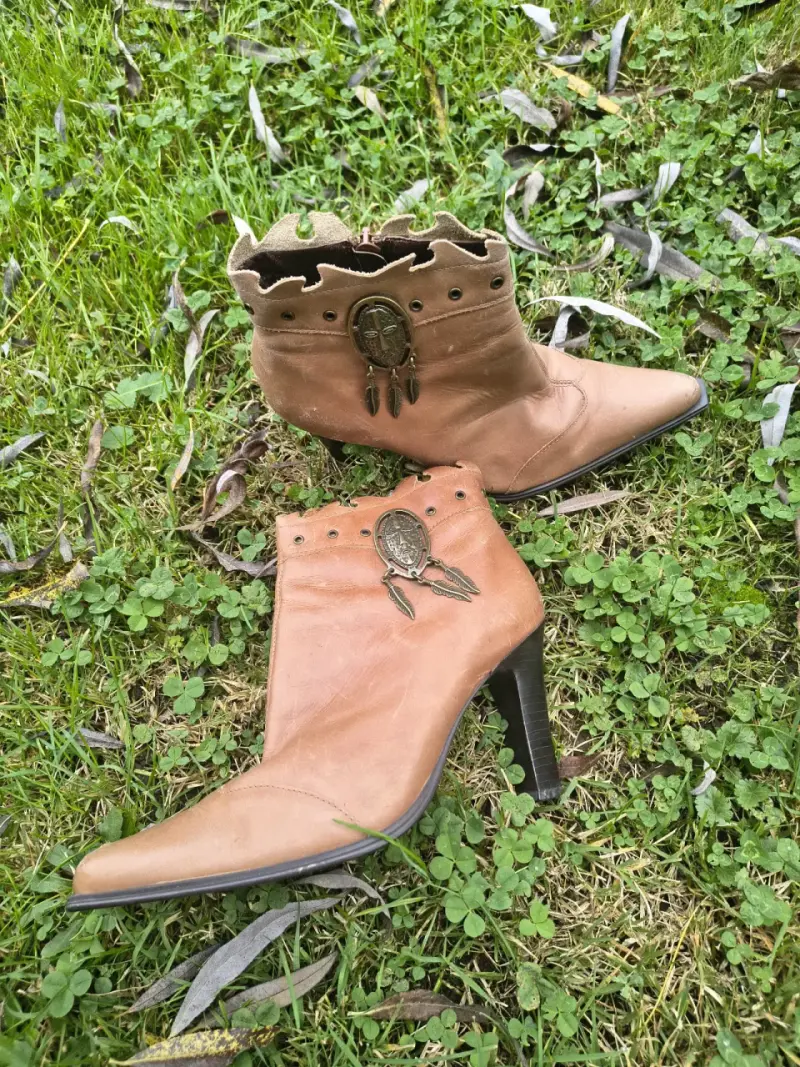 Botines marrones con tacón - 1