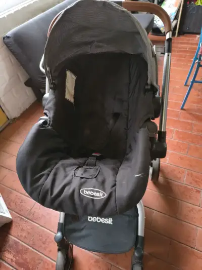 Coche de bebé gris y negro - miniatura 5