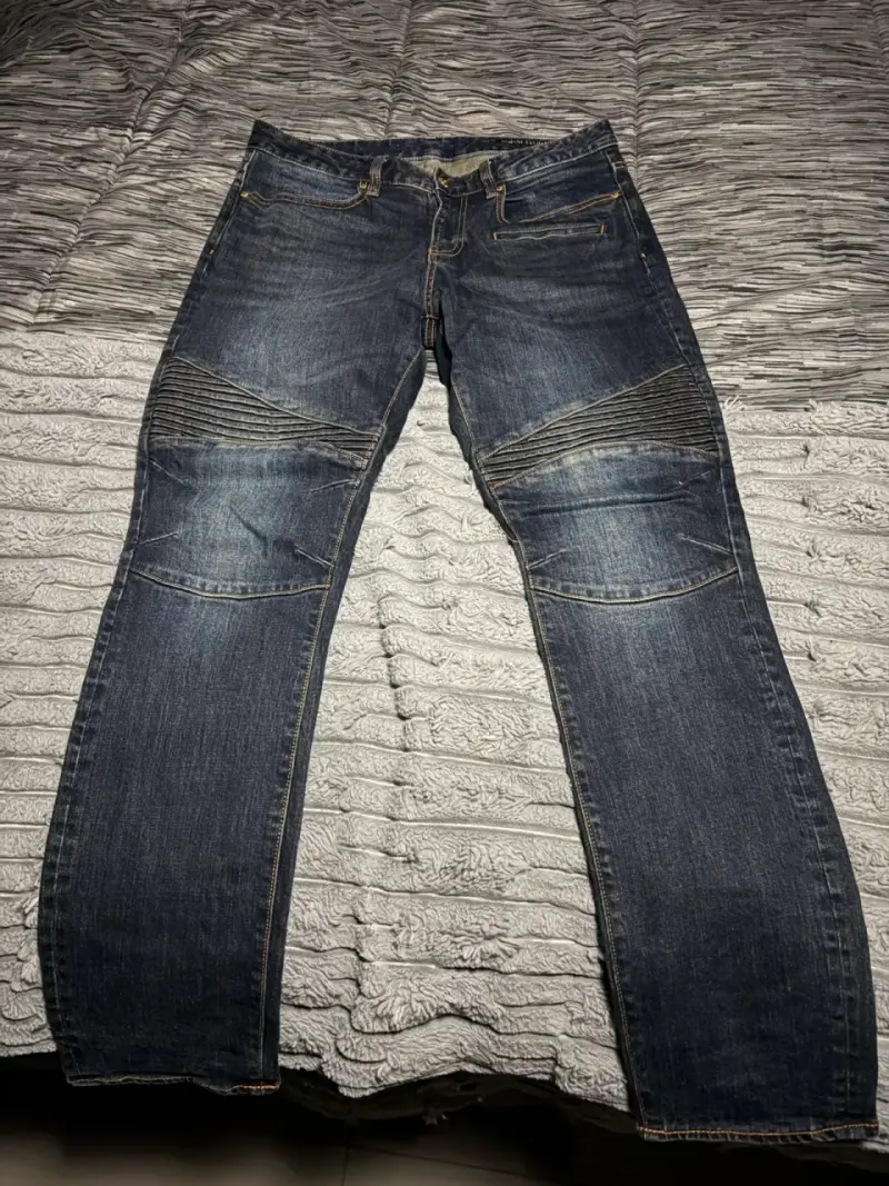 Jeans azul oscuro con costuras - 1
