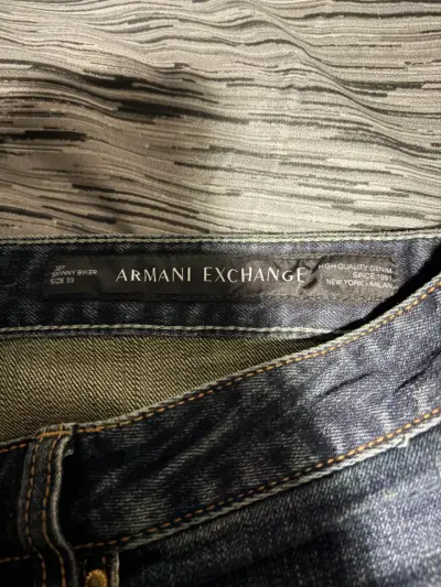 Jeans azul oscuro con costuras - miniatura 2