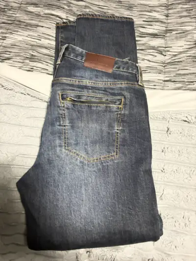 Jeans azul oscuro con costuras - miniatura 3