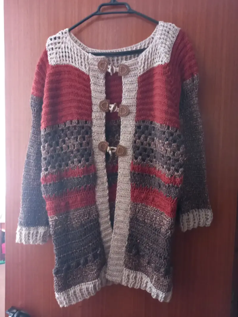 Cardigan de lana tejido a mano - 1