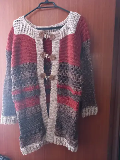 Cardigan de lana tejido a mano - miniatura 2