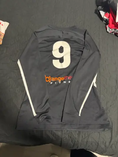 Camiseta deportiva negra número 9 - miniatura 1
