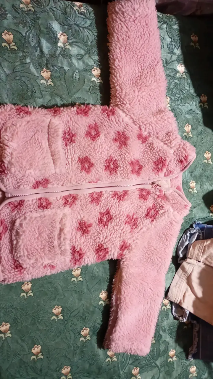 Abrigo rosado peludo talla2