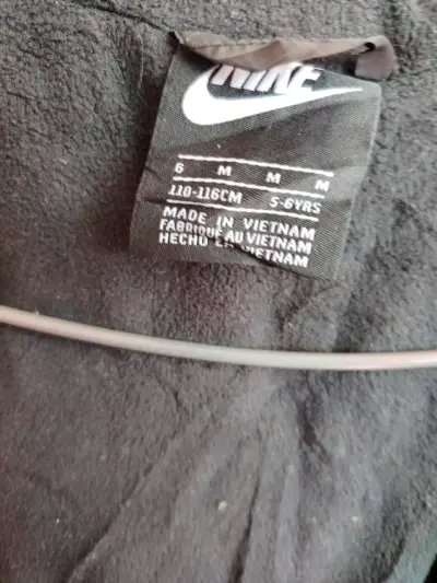 Chaqueta cortaviento Nike negra - miniatura 3