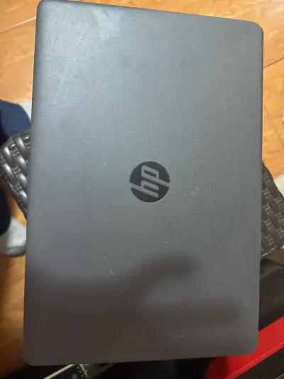 Laptop HP usada - miniatura 1