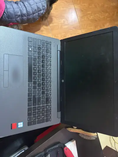 Laptop HP usada - miniatura 2