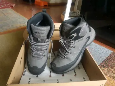 Botas de montaña grises - miniatura 2