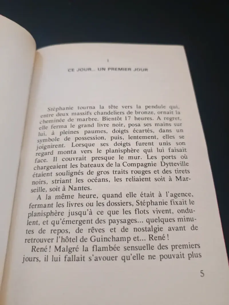 Libro 'Stéphanie: les feux du désir' - 4