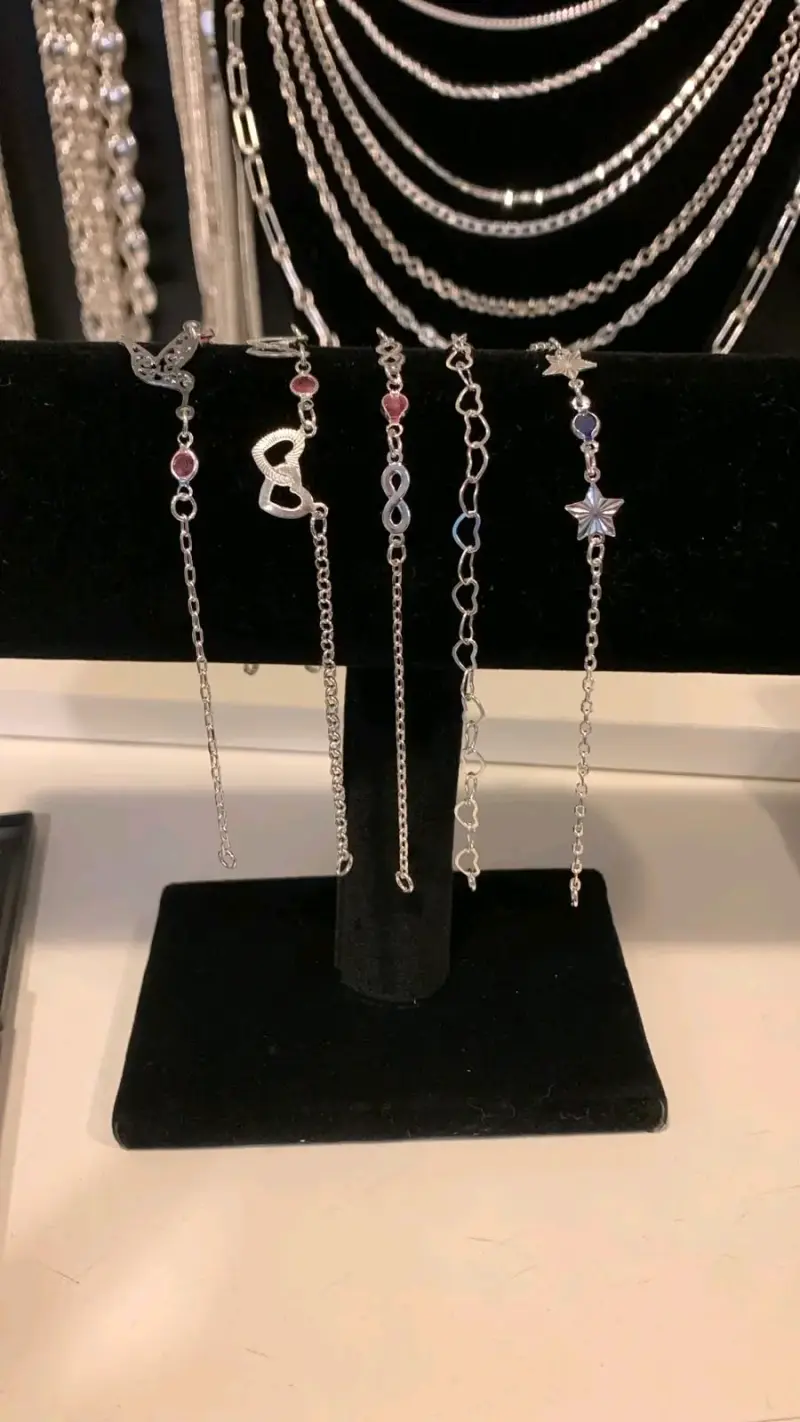 Collares de plata variados - 1