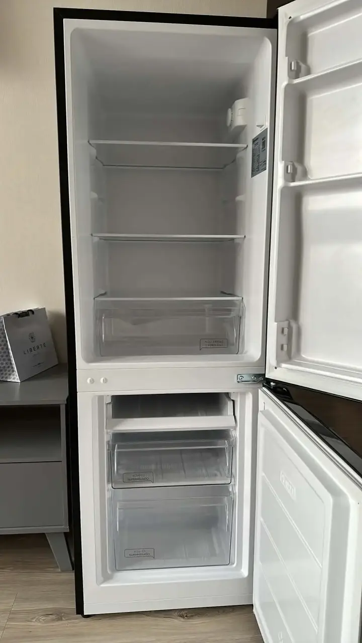 Refrigerador Mademsa negro - 2