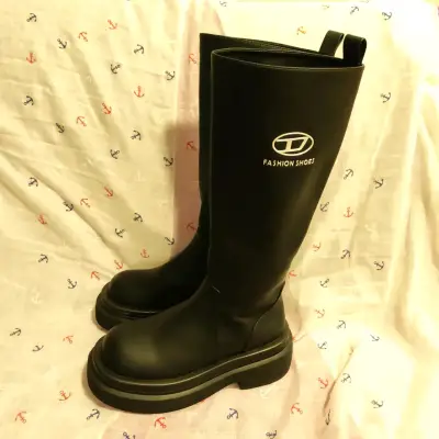 Botas negras de caña alta - miniatura 2