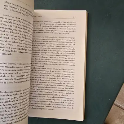 Libro 'Lucrecia Borgia' en español - miniatura 3