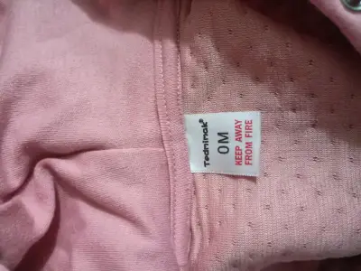 Ropa de bebé rosa - miniatura 3