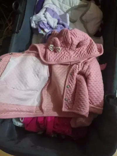 Ropa de bebé rosa - miniatura 4