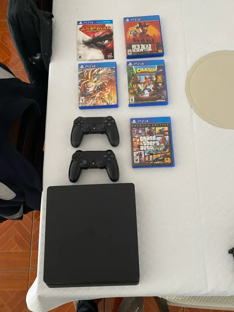Consola PlayStation 4 con control - 2