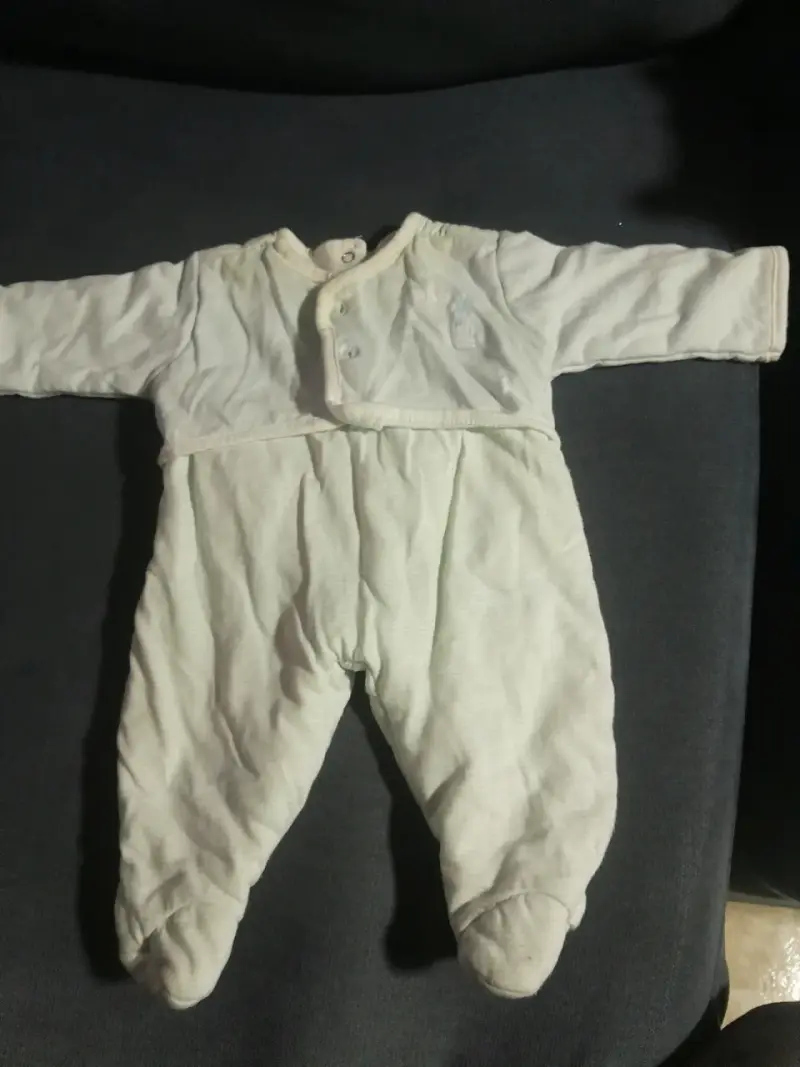 Enterito de bebé blanco