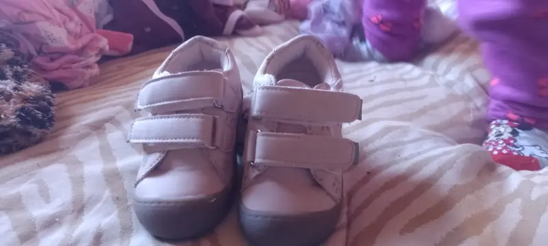 Zapatos de bebé con corazones - 2