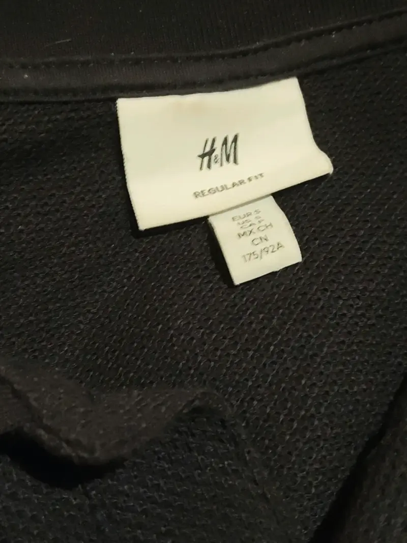Polera tipo polo negra manga larga - 2