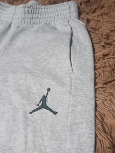Pantalones deportivos grises Jordan - miniatura 3