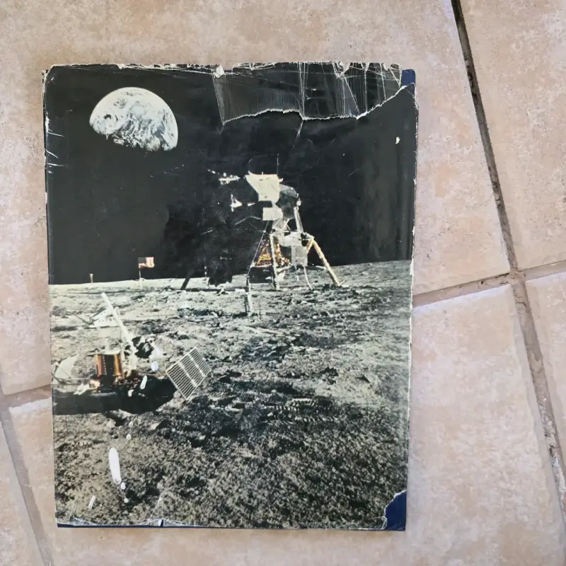 Libro " la Luna: mision cumplida" - 2
